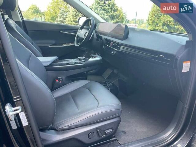 Черный Киа EV6, объемом двигателя 0 л и пробегом 55 тыс. км за 25700 $, фото 86 на Automoto.ua