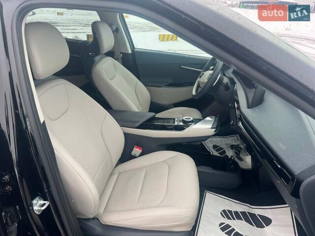 Чорний Кіа EV6, об'ємом двигуна 0 л та пробігом 59 тис. км за 25340 $, фото 39 на Automoto.ua