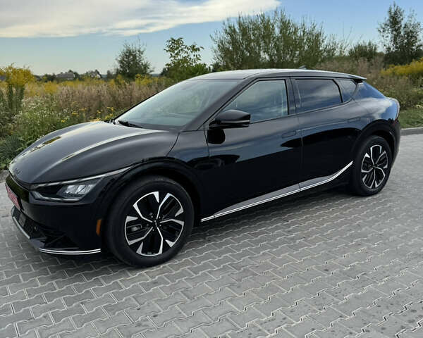 Черный Киа EV6, объемом двигателя 0 л и пробегом 61 тыс. км за 24500 $, фото 7 на Automoto.ua