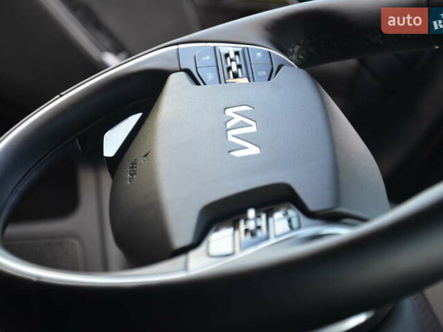 Черный Киа EV6, объемом двигателя 0 л и пробегом 79 тыс. км за 25450 $, фото 65 на Automoto.ua