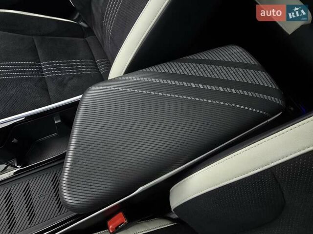 Черный Киа EV6, объемом двигателя 0 л и пробегом 55 тыс. км за 25500 $, фото 73 на Automoto.ua