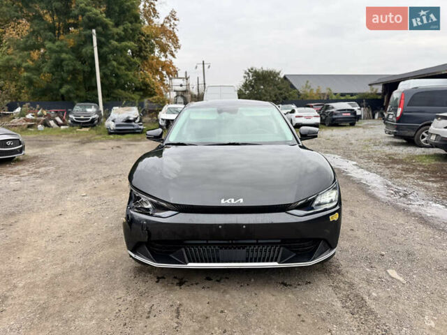 Черный Киа EV6, объемом двигателя 0 л и пробегом 123 тыс. км за 18900 $, фото 1 на Automoto.ua