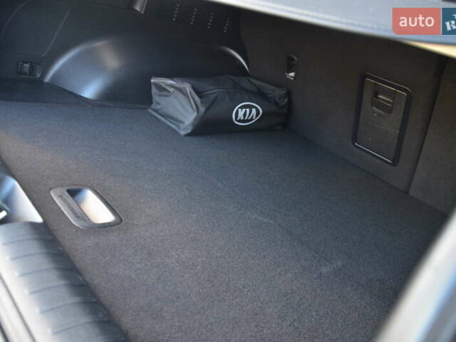 Черный Киа EV6, объемом двигателя 0 л и пробегом 79 тыс. км за 25450 $, фото 52 на Automoto.ua