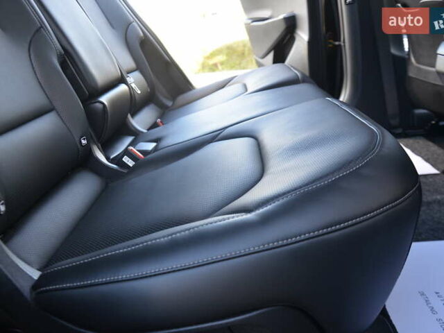 Черный Киа EV6, объемом двигателя 0 л и пробегом 79 тыс. км за 25450 $, фото 53 на Automoto.ua