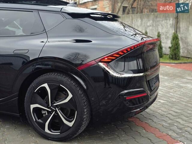 Черный Киа EV6, объемом двигателя 0 л и пробегом 55 тыс. км за 25500 $, фото 31 на Automoto.ua