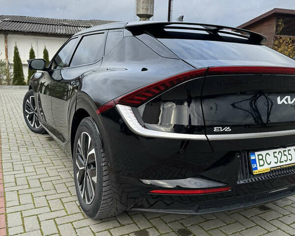 Черный Киа EV6, объемом двигателя 0 л и пробегом 78 тыс. км за 26500 $, фото 12 на Automoto.ua