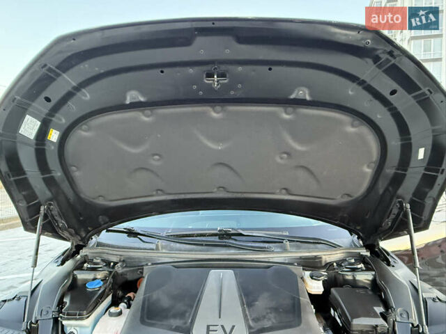 Черный Киа EV6, объемом двигателя 0 л и пробегом 129 тыс. км за 25555 $, фото 51 на Automoto.ua