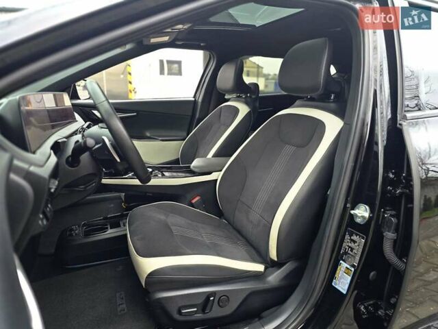 Черный Киа EV6, объемом двигателя 0 л и пробегом 55 тыс. км за 25500 $, фото 68 на Automoto.ua
