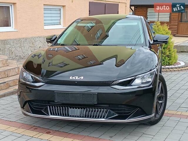 Черный Киа EV6, объемом двигателя 0 л и пробегом 104 тыс. км за 28550 $, фото 4 на Automoto.ua