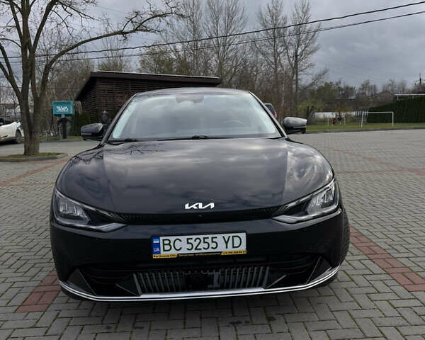 Черный Киа EV6, объемом двигателя 0 л и пробегом 78 тыс. км за 26500 $, фото 2 на Automoto.ua