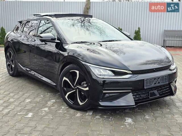 Черный Киа EV6, объемом двигателя 0 л и пробегом 55 тыс. км за 25500 $, фото 1 на Automoto.ua
