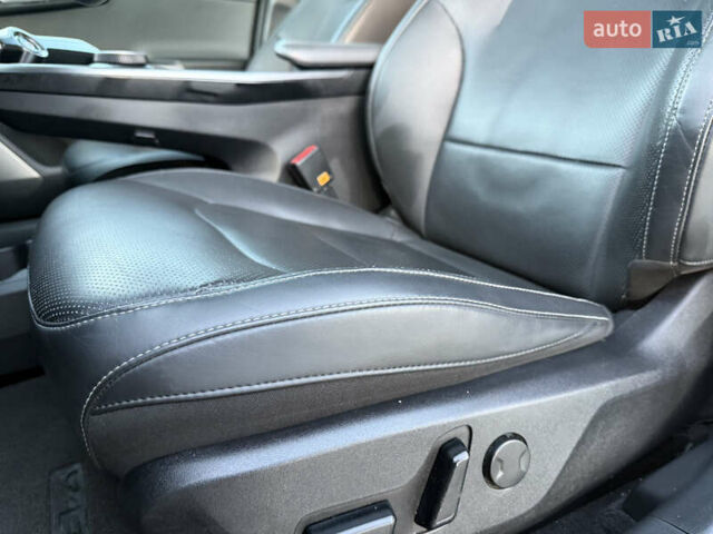 Черный Киа EV6, объемом двигателя 0 л и пробегом 129 тыс. км за 25555 $, фото 32 на Automoto.ua