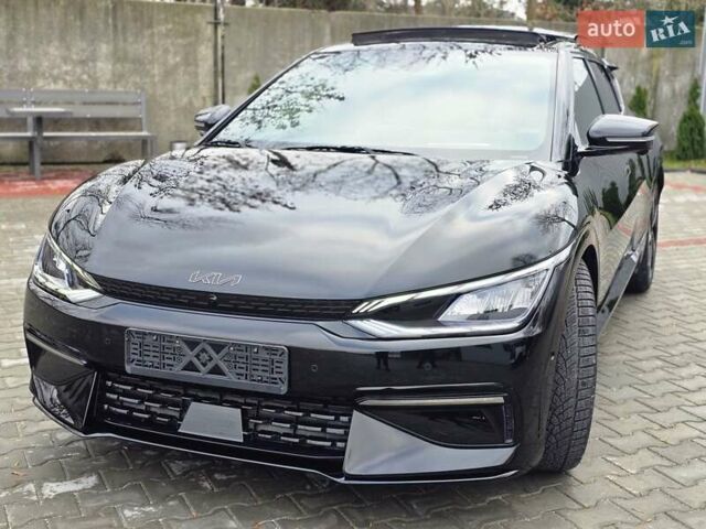 Черный Киа EV6, объемом двигателя 0 л и пробегом 55 тыс. км за 25500 $, фото 5 на Automoto.ua