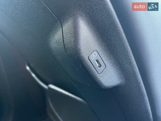 Черный Киа EV6, объемом двигателя 0 л и пробегом 55 тыс. км за 25700 $, фото 73 на Automoto.ua