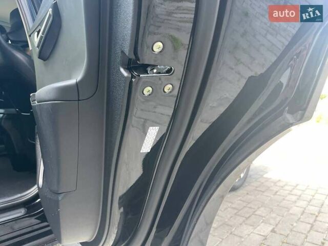 Черный Киа EV6, объемом двигателя 0 л и пробегом 55 тыс. км за 25700 $, фото 71 на Automoto.ua