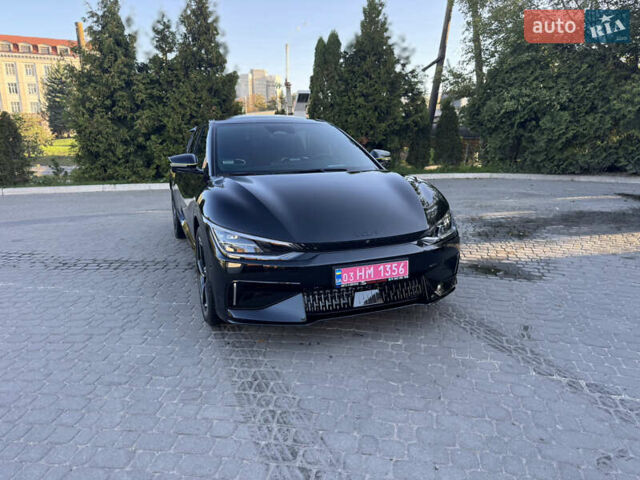 Черный Киа EV6, объемом двигателя 0 л и пробегом 49 тыс. км за 34500 $, фото 4 на Automoto.ua