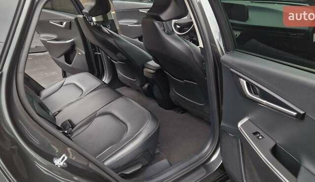 Черный Киа EV6, объемом двигателя 0 л и пробегом 76 тыс. км за 23900 $, фото 33 на Automoto.ua