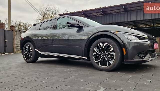 Черный Киа EV6, объемом двигателя 0 л и пробегом 76 тыс. км за 23900 $, фото 12 на Automoto.ua