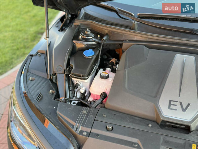 Черный Киа EV6, объемом двигателя 0 л и пробегом 80 тыс. км за 22900 $, фото 109 на Automoto.ua