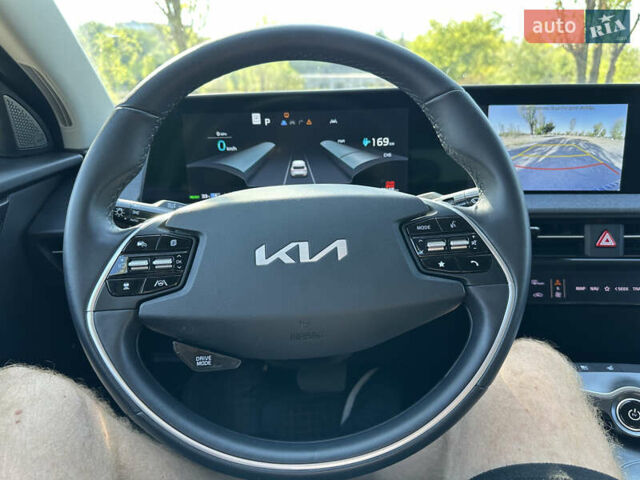 Черный Киа EV6, объемом двигателя 0 л и пробегом 76 тыс. км за 23800 $, фото 19 на Automoto.ua