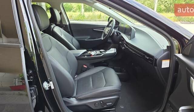 Черный Киа EV6, объемом двигателя 0 л и пробегом 21 тыс. км за 27999 $, фото 88 на Automoto.ua