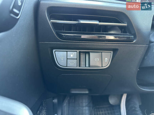 Черный Киа EV6, объемом двигателя 0 л и пробегом 76 тыс. км за 23800 $, фото 17 на Automoto.ua