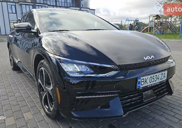 Черный Киа EV6, объемом двигателя 0 л и пробегом 29 тыс. км за 28900 $, фото 4 на Automoto.ua