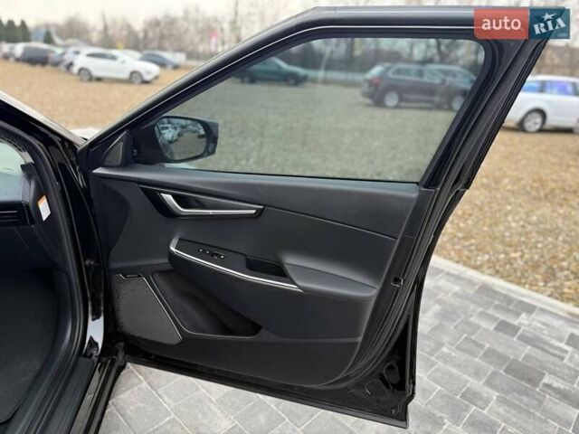 Чорний Кіа EV6, об'ємом двигуна 0 л та пробігом 7 тис. км за 26999 $, фото 33 на Automoto.ua