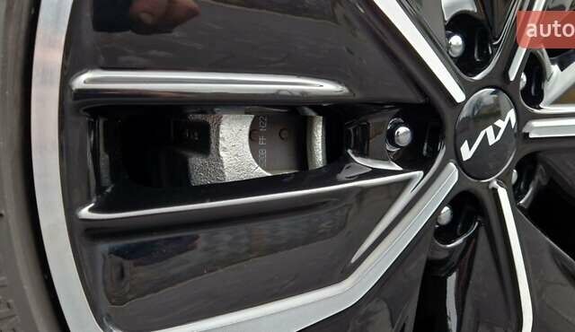 Черный Киа EV6, объемом двигателя 0 л и пробегом 76 тыс. км за 23900 $, фото 16 на Automoto.ua