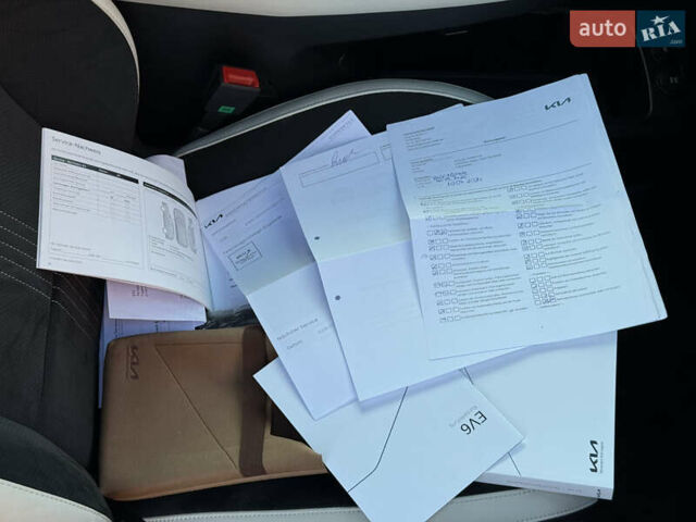 Черный Киа EV6, объемом двигателя 0 л и пробегом 80 тыс. км за 22900 $, фото 57 на Automoto.ua