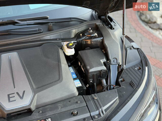 Черный Киа EV6, объемом двигателя 0 л и пробегом 80 тыс. км за 22900 $, фото 110 на Automoto.ua