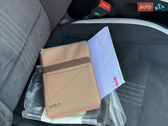 Черный Киа EV6, объемом двигателя 0 л и пробегом 80 тыс. км за 22900 $, фото 52 на Automoto.ua