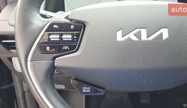 Черный Киа EV6, объемом двигателя 0 л и пробегом 21 тыс. км за 27999 $, фото 106 на Automoto.ua