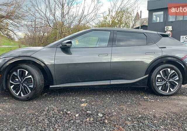 Черный Киа EV6, объемом двигателя 0 л и пробегом 73 тыс. км за 23000 $, фото 1 на Automoto.ua