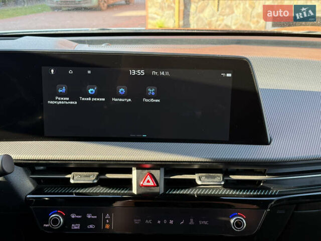 Черный Киа EV6, объемом двигателя 0 л и пробегом 80 тыс. км за 22900 $, фото 86 на Automoto.ua