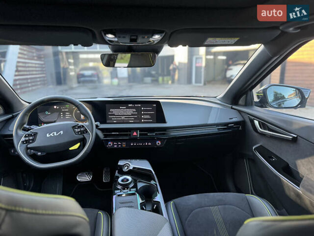 Черный Киа EV6, объемом двигателя 0 л и пробегом 49 тыс. км за 34500 $, фото 49 на Automoto.ua