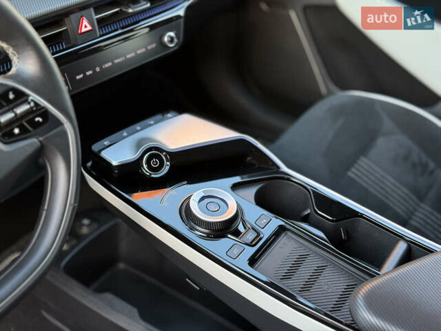 Черный Киа EV6, объемом двигателя 0 л и пробегом 80 тыс. км за 22900 $, фото 43 на Automoto.ua