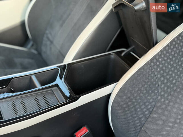 Черный Киа EV6, объемом двигателя 0 л и пробегом 80 тыс. км за 22900 $, фото 62 на Automoto.ua