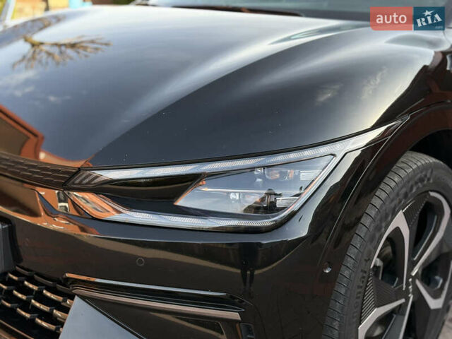 Черный Киа EV6, объемом двигателя 0 л и пробегом 80 тыс. км за 22900 $, фото 2 на Automoto.ua