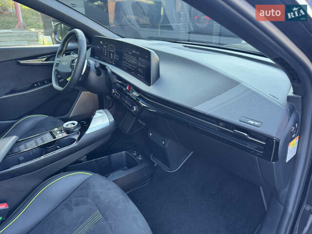 Черный Киа EV6, объемом двигателя 0 л и пробегом 49 тыс. км за 34500 $, фото 55 на Automoto.ua