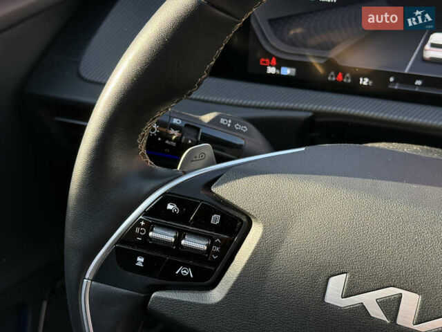 Черный Киа EV6, объемом двигателя 0 л и пробегом 80 тыс. км за 22900 $, фото 72 на Automoto.ua