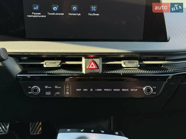 Черный Киа EV6, объемом двигателя 0 л и пробегом 80 тыс. км за 22900 $, фото 87 на Automoto.ua