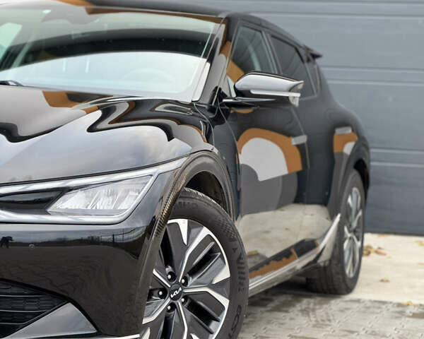 Черный Киа EV6, объемом двигателя 0 л и пробегом 77 тыс. км за 26000 $, фото 4 на Automoto.ua