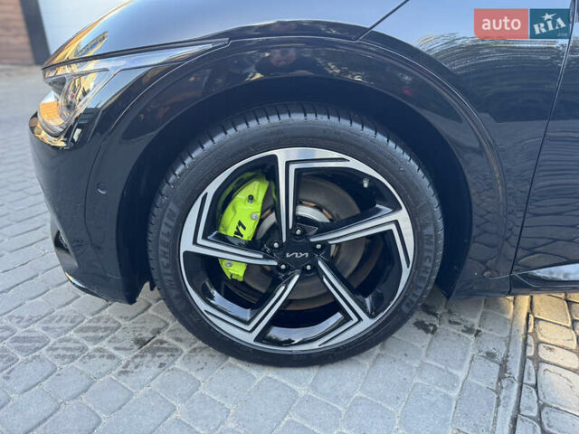 Черный Киа EV6, объемом двигателя 0 л и пробегом 49 тыс. км за 34500 $, фото 33 на Automoto.ua