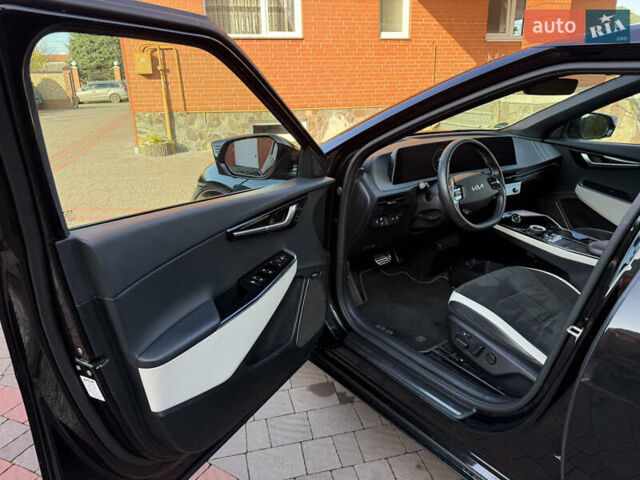 Черный Киа EV6, объемом двигателя 0 л и пробегом 80 тыс. км за 22900 $, фото 33 на Automoto.ua