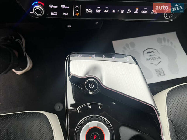 Черный Киа EV6, объемом двигателя 0 л и пробегом 44 тыс. км за 25300 $, фото 12 на Automoto.ua