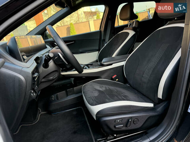 Черный Киа EV6, объемом двигателя 0 л и пробегом 80 тыс. км за 22900 $, фото 35 на Automoto.ua
