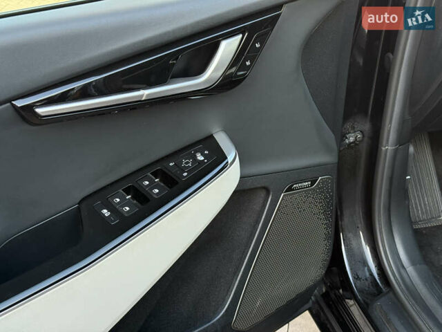 Черный Киа EV6, объемом двигателя 0 л и пробегом 80 тыс. км за 22900 $, фото 34 на Automoto.ua
