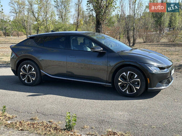 Черный Киа EV6, объемом двигателя 0 л и пробегом 76 тыс. км за 23800 $, фото 4 на Automoto.ua