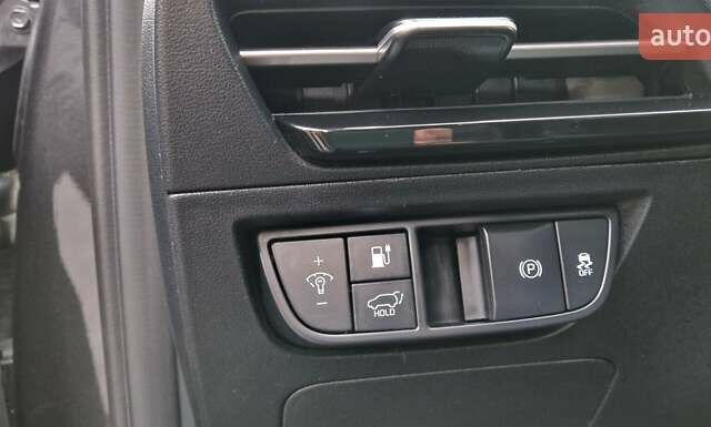 Черный Киа EV6, объемом двигателя 0 л и пробегом 76 тыс. км за 23900 $, фото 7 на Automoto.ua